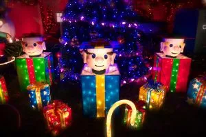 Pop-up animated elves
