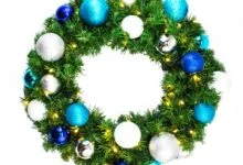 Cool arctic wreath
