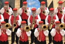 So Many Santas